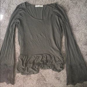 Green ruffle and lace long sleeve